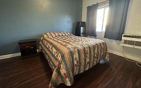 Unity Hotel - No Parking & Rooms Are Upstairs
